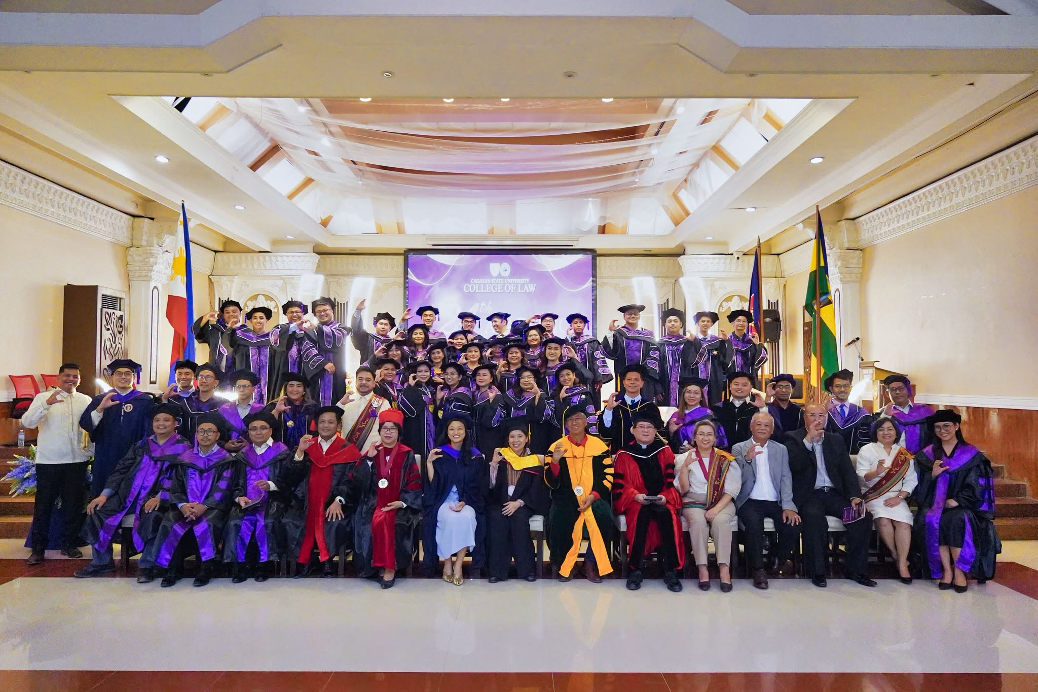 24TH-GRAD-COL-PHOTOSET photo 10